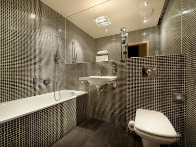 EA Hotel Crystal Palace**** - bathroom