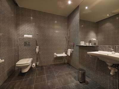 EA Hotel Crystal Palace**** - koupelna - bezbariérový pokoj