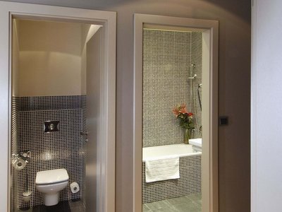 EA Hotel Crystal Palace**** - bathroom, WC