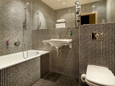 EA Hotel Crystal Palace**** - ванная комната, туалет